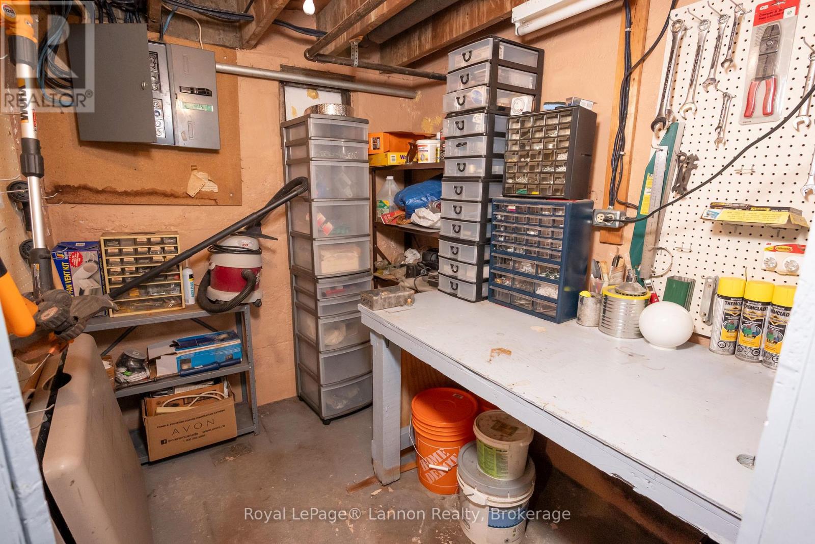 82 COLLEGE STREET W - Image 38