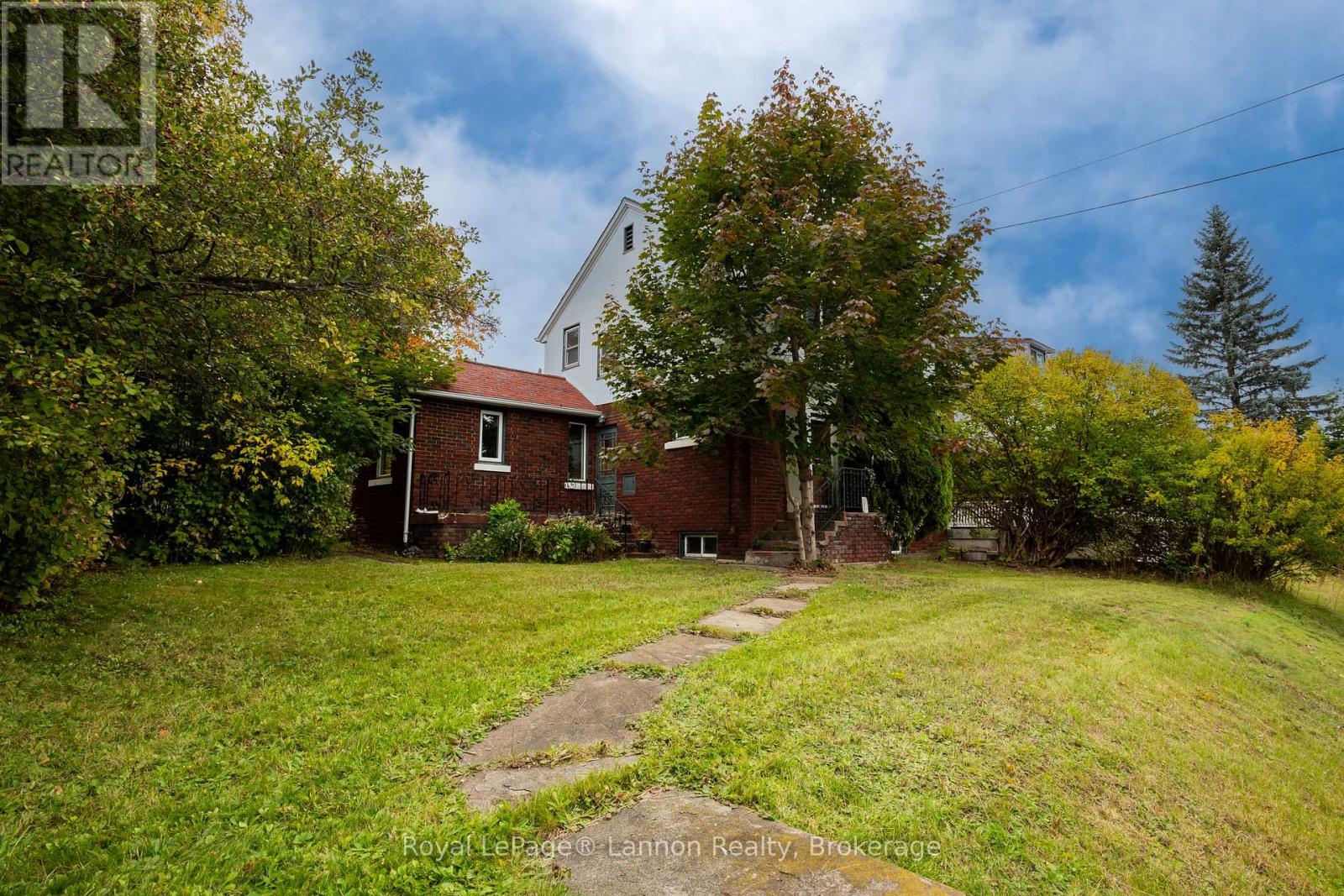 82 COLLEGE STREET W - Image 44