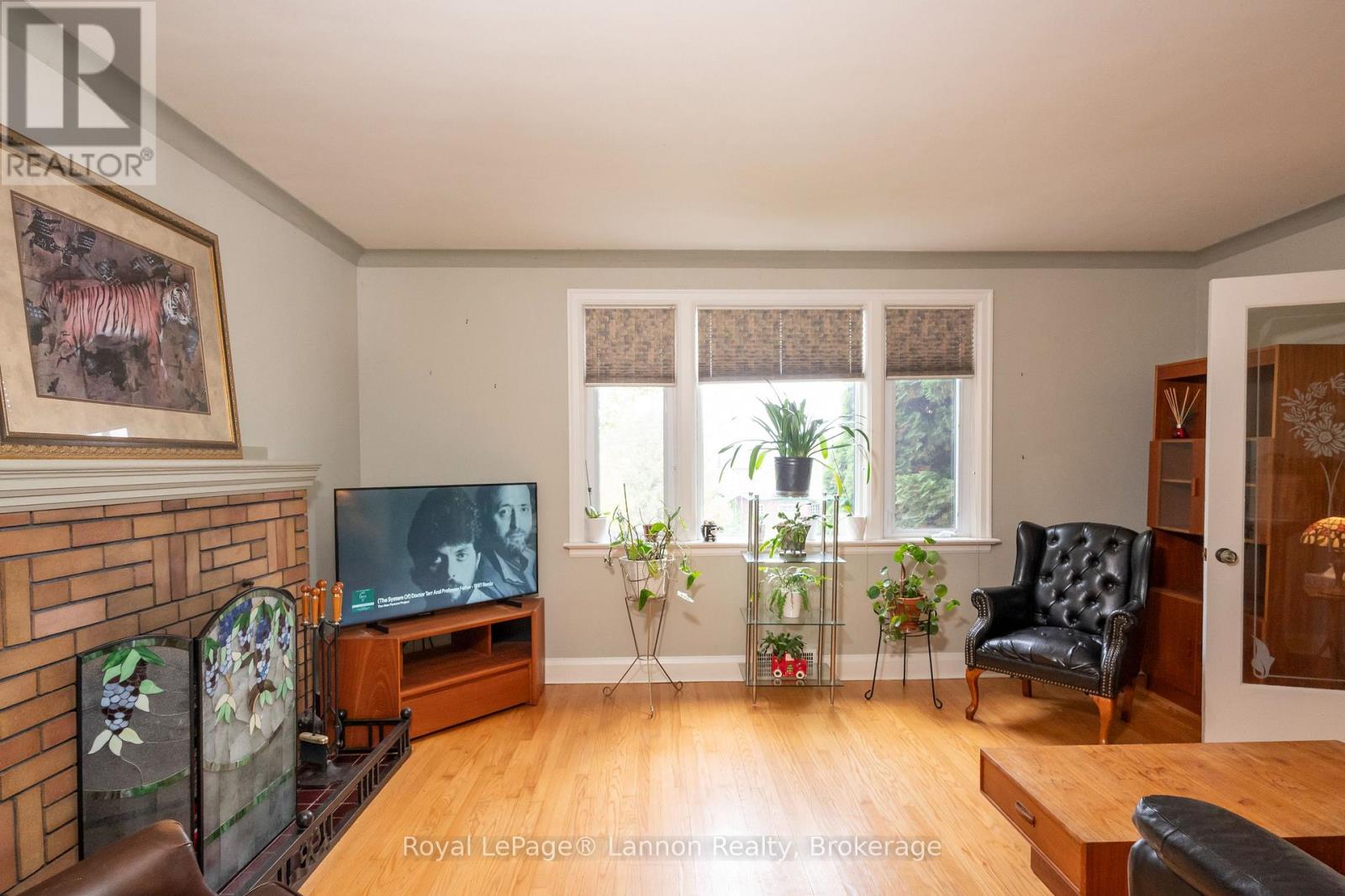 82 COLLEGE STREET W - 8