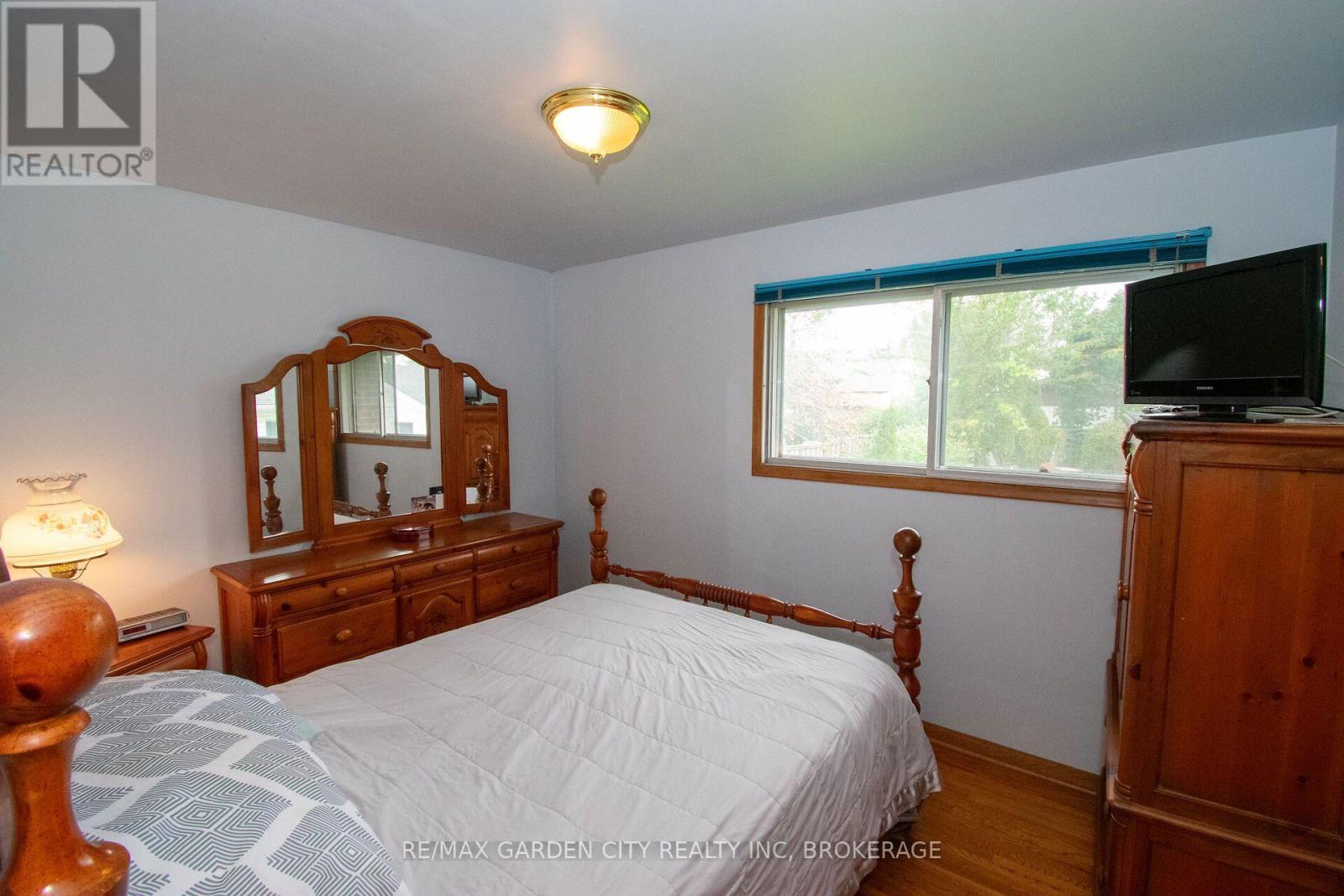 103 KILGOUR AVENUE - 12