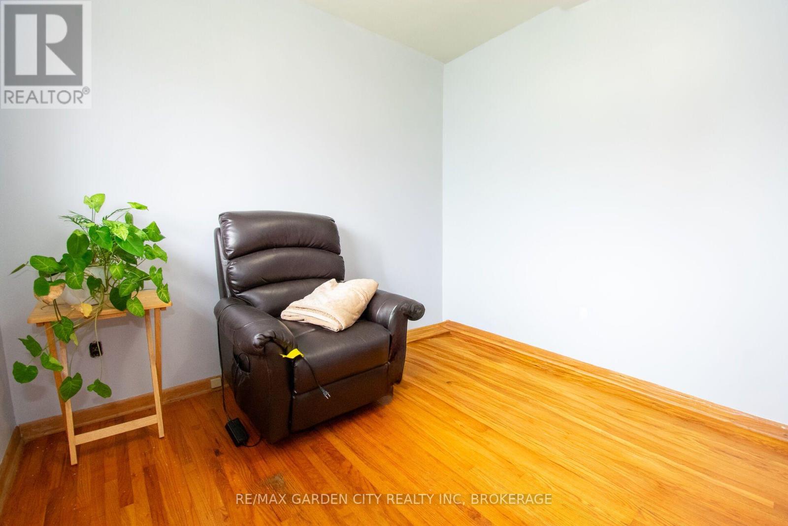 103 KILGOUR AVENUE - 16