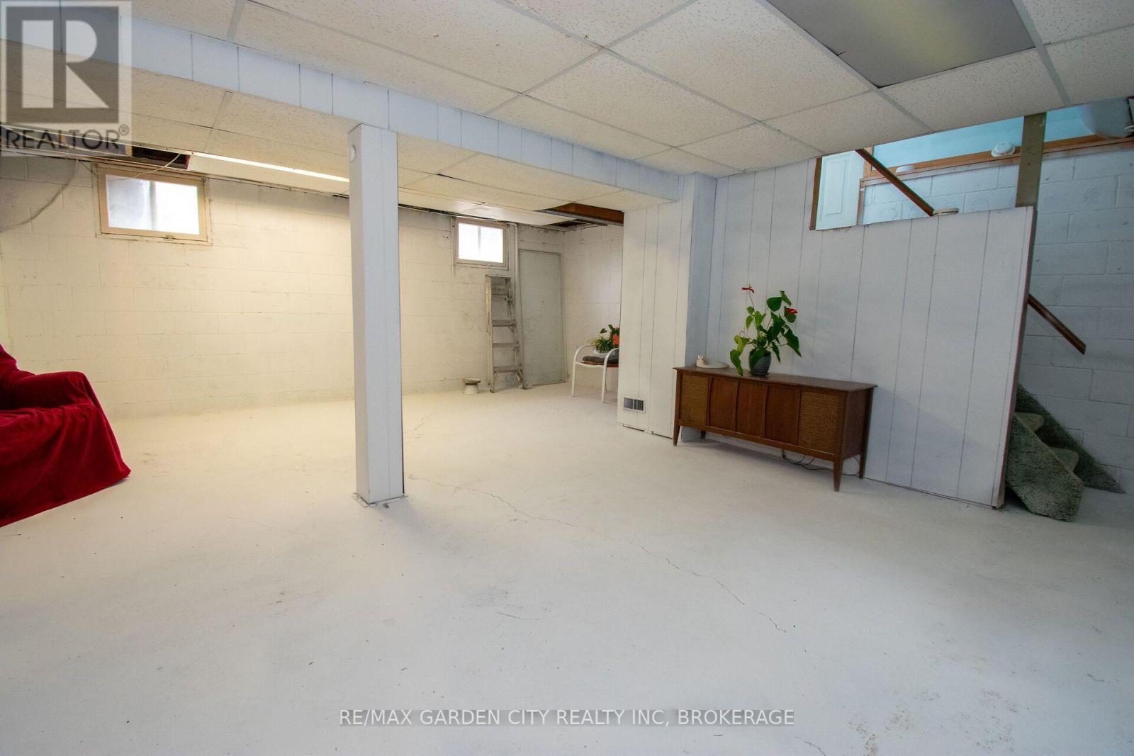 103 KILGOUR AVENUE - Image 26