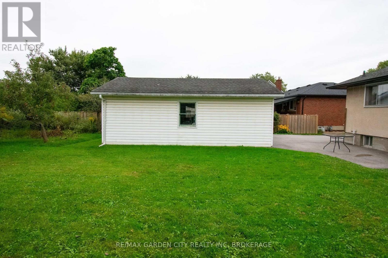 103 KILGOUR AVENUE - 34