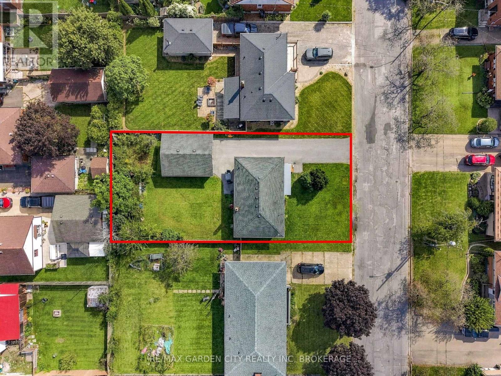103 KILGOUR AVENUE - 44