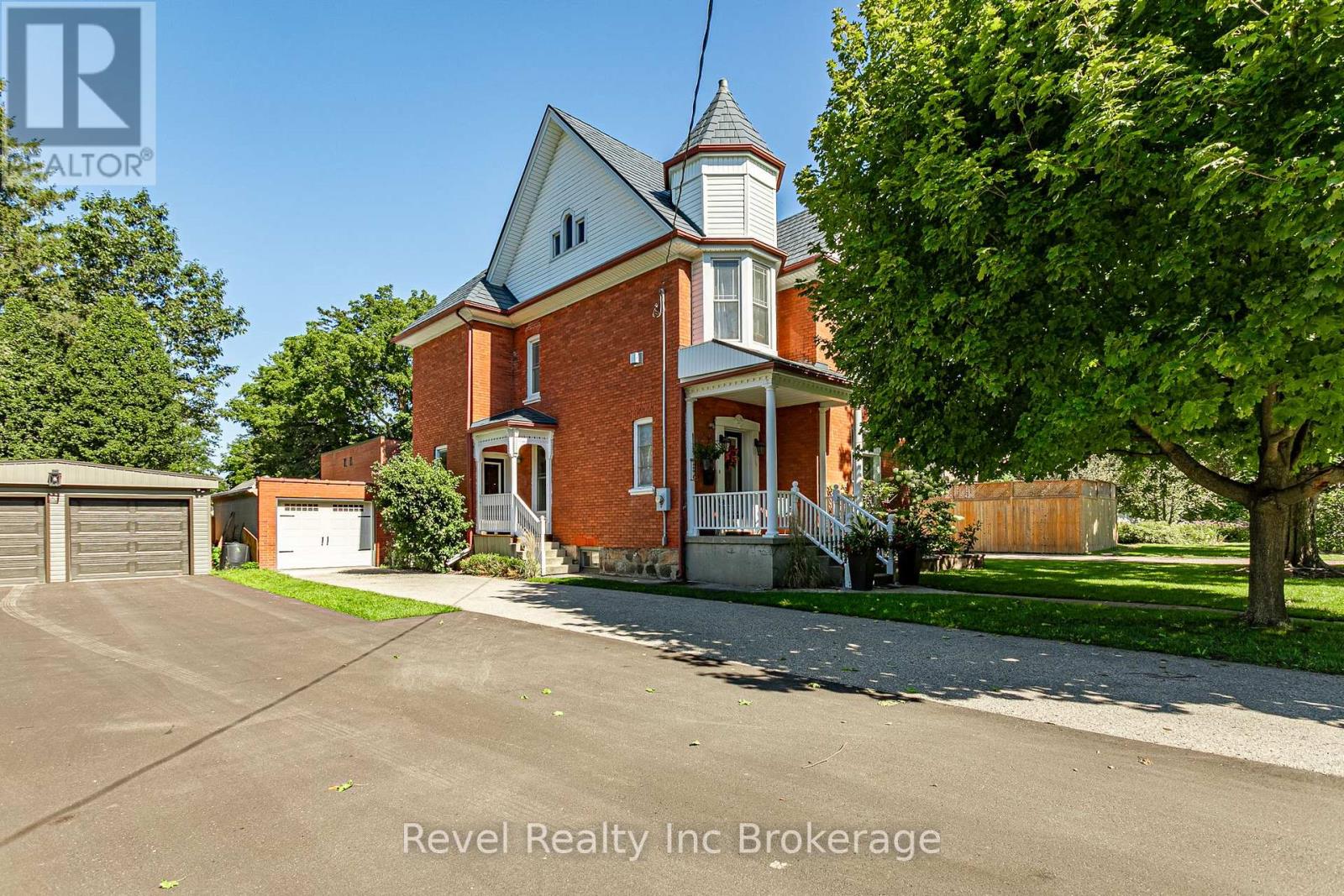 104 Ann Street, Ingersoll (Ingersoll - South), Ontario, N5C2G3, Ingersoll (Ingersoll - South), Ontario — photo 2 of 5