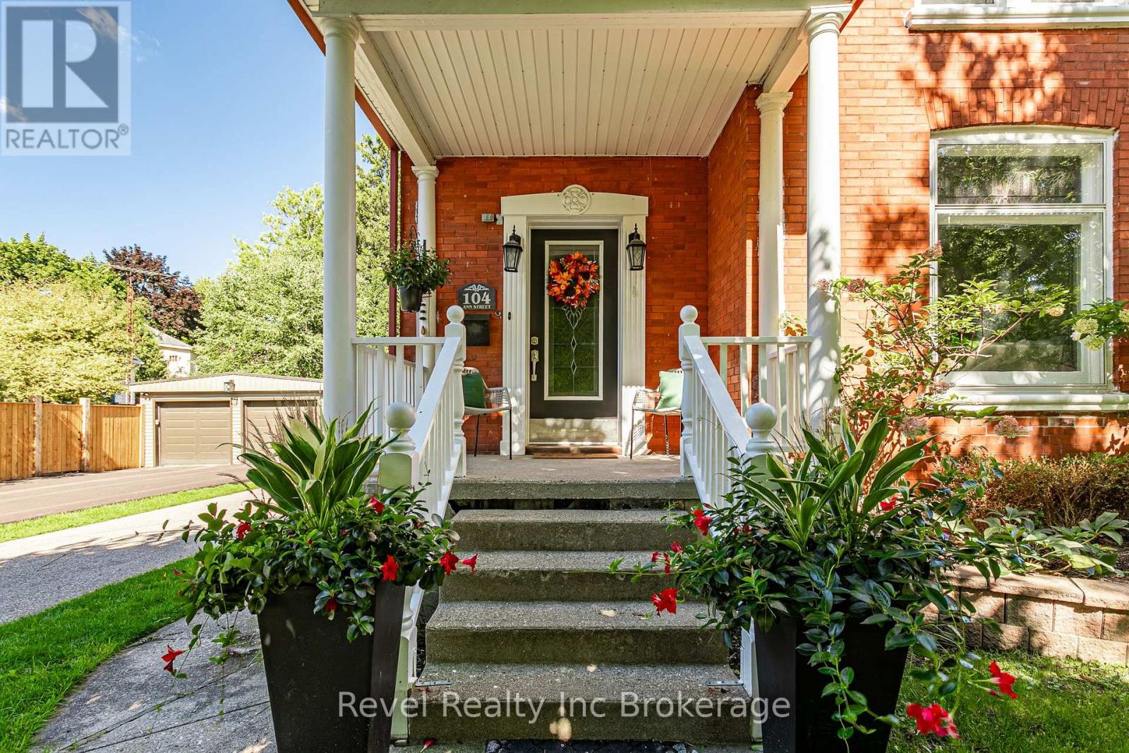 104 Ann Street, Ingersoll (Ingersoll - South), Ontario, N5C2G3, Ingersoll (Ingersoll - South), Ontario — photo 3 of 5