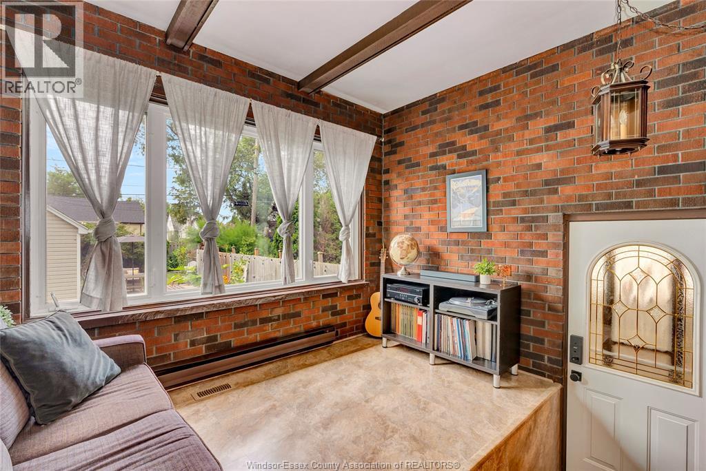 1871 Albert ROAD - 9