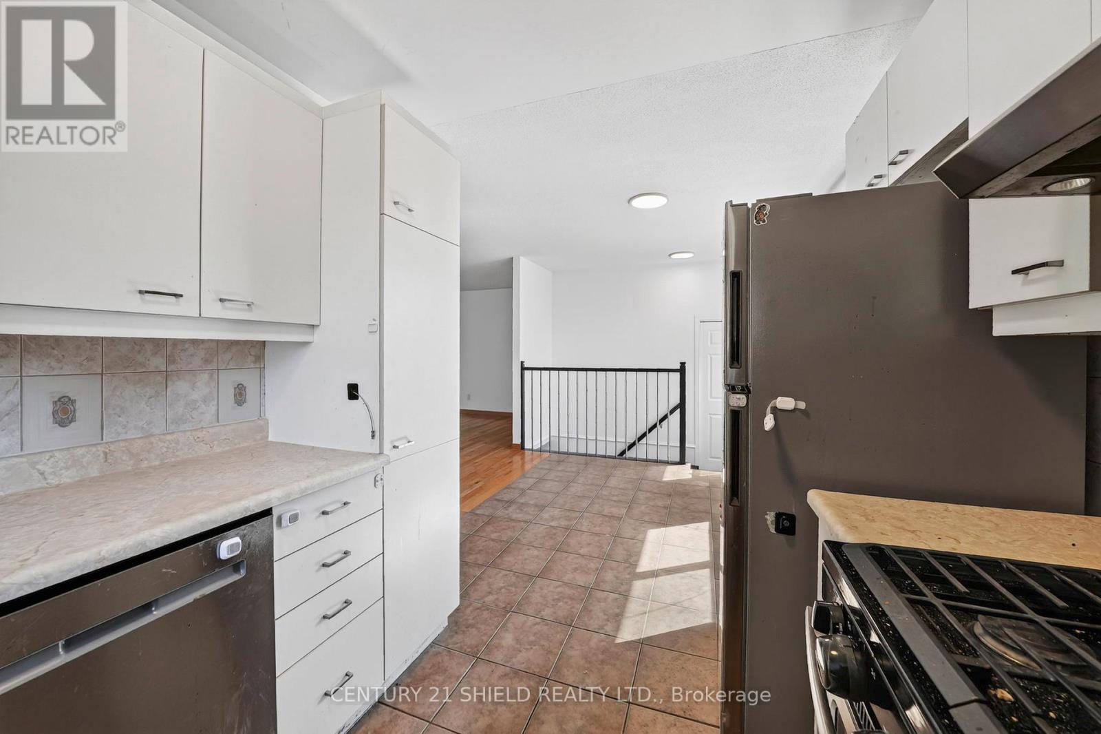 148 LOTTIE AVENUE - 11