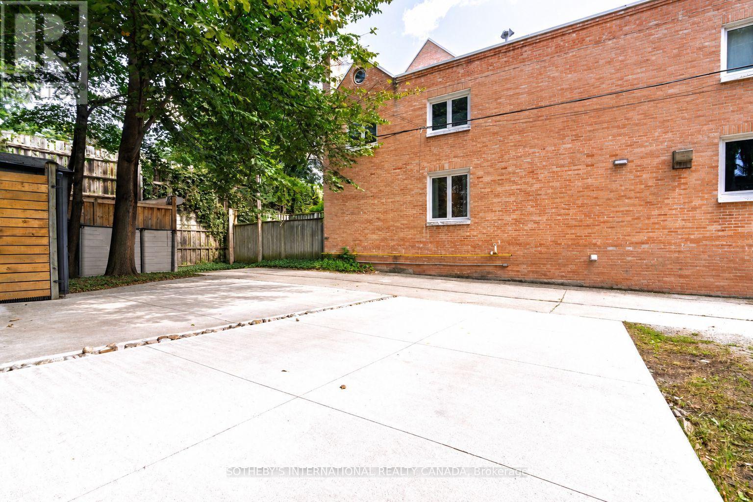 497 SACKVILLE STREET - 37