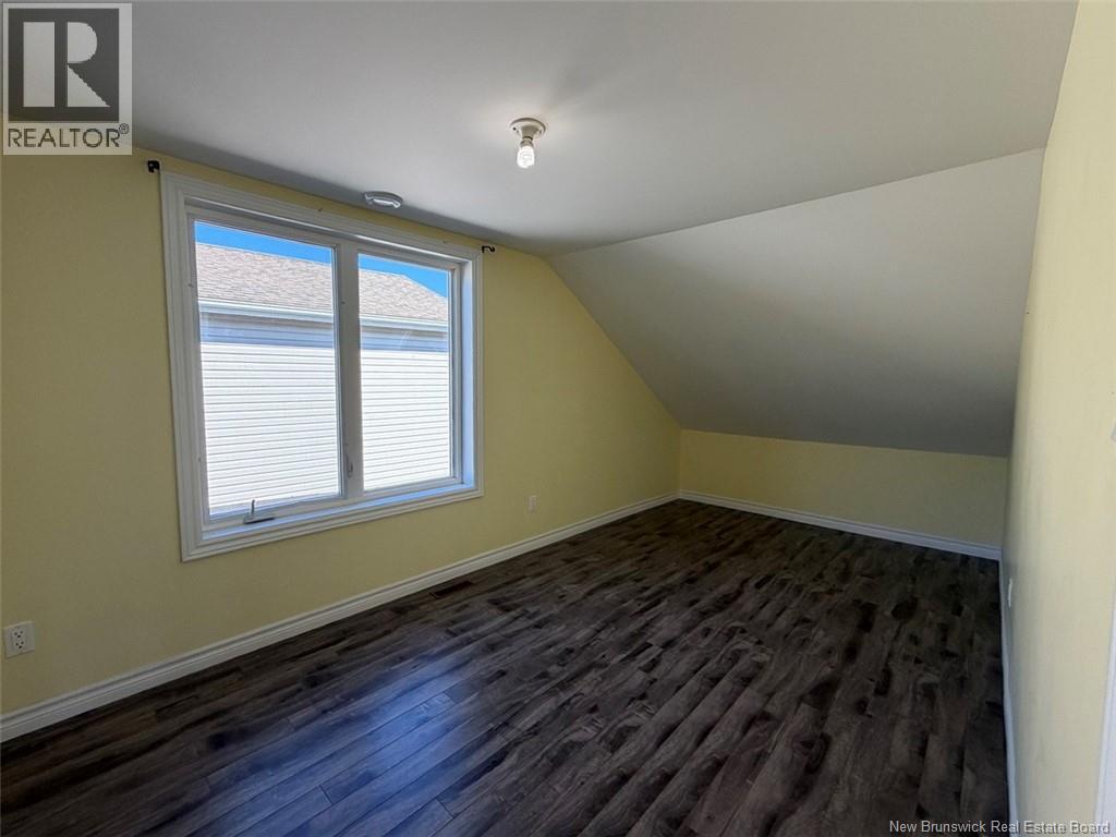 12 Fort Avenue - 16