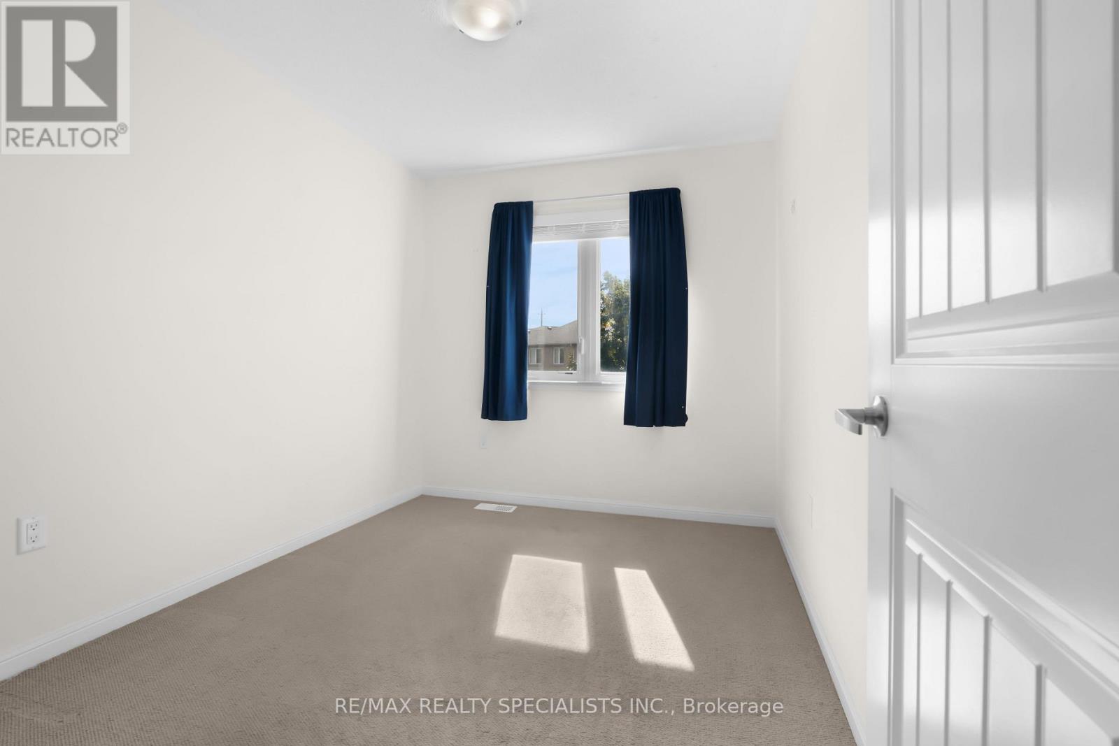 7 STOTTS TERRACE - 23