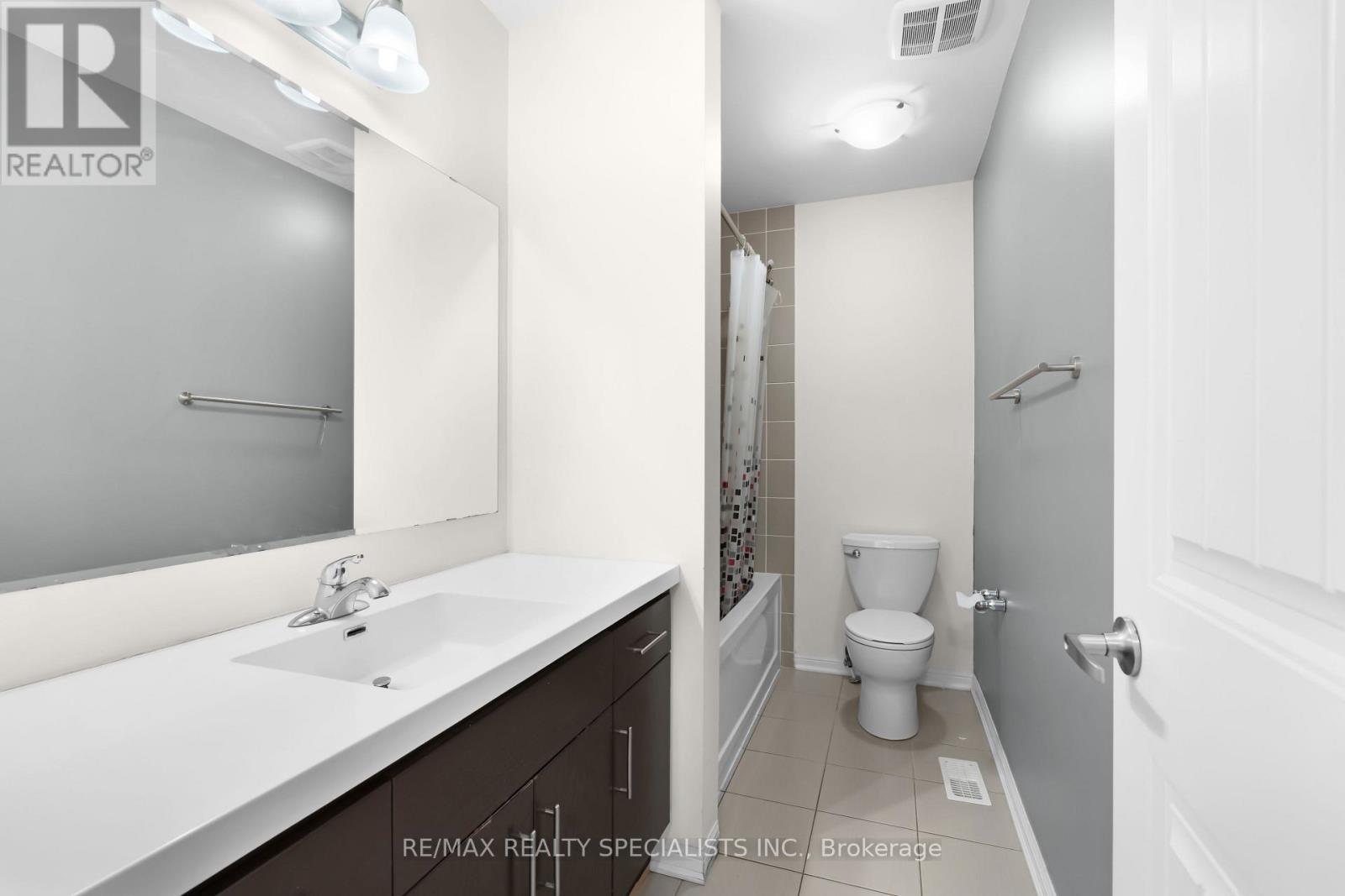 7 STOTTS TERRACE - 25