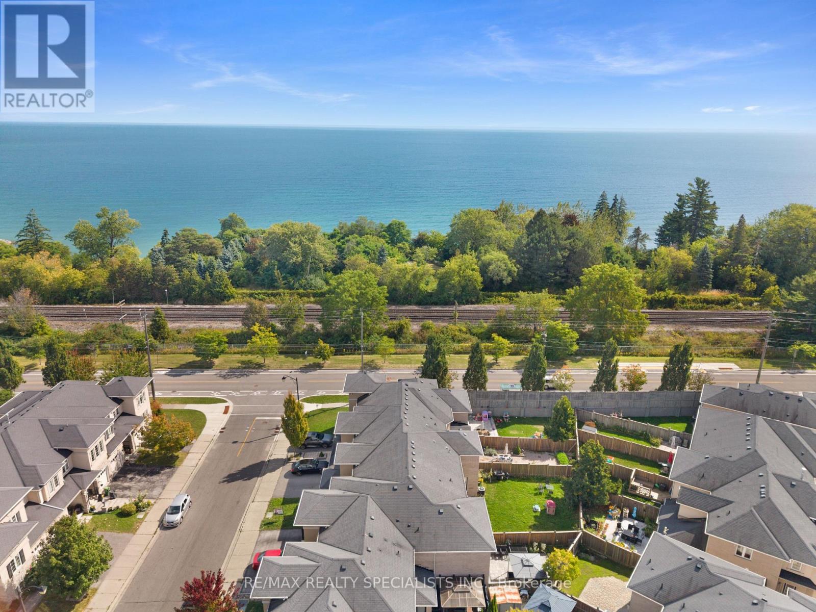 7 Stotts Terrace, Toronto, ON photo 37
