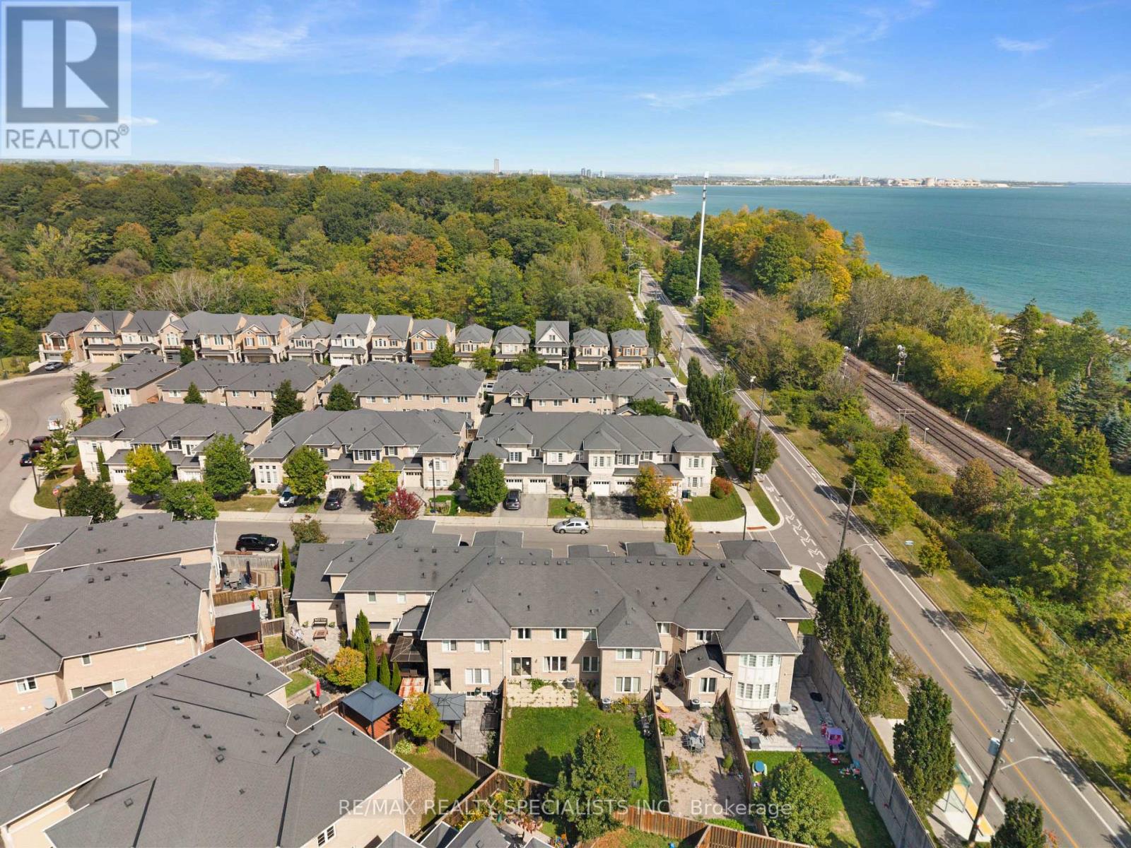 7 Stotts Terrace, Toronto, ON photo 38