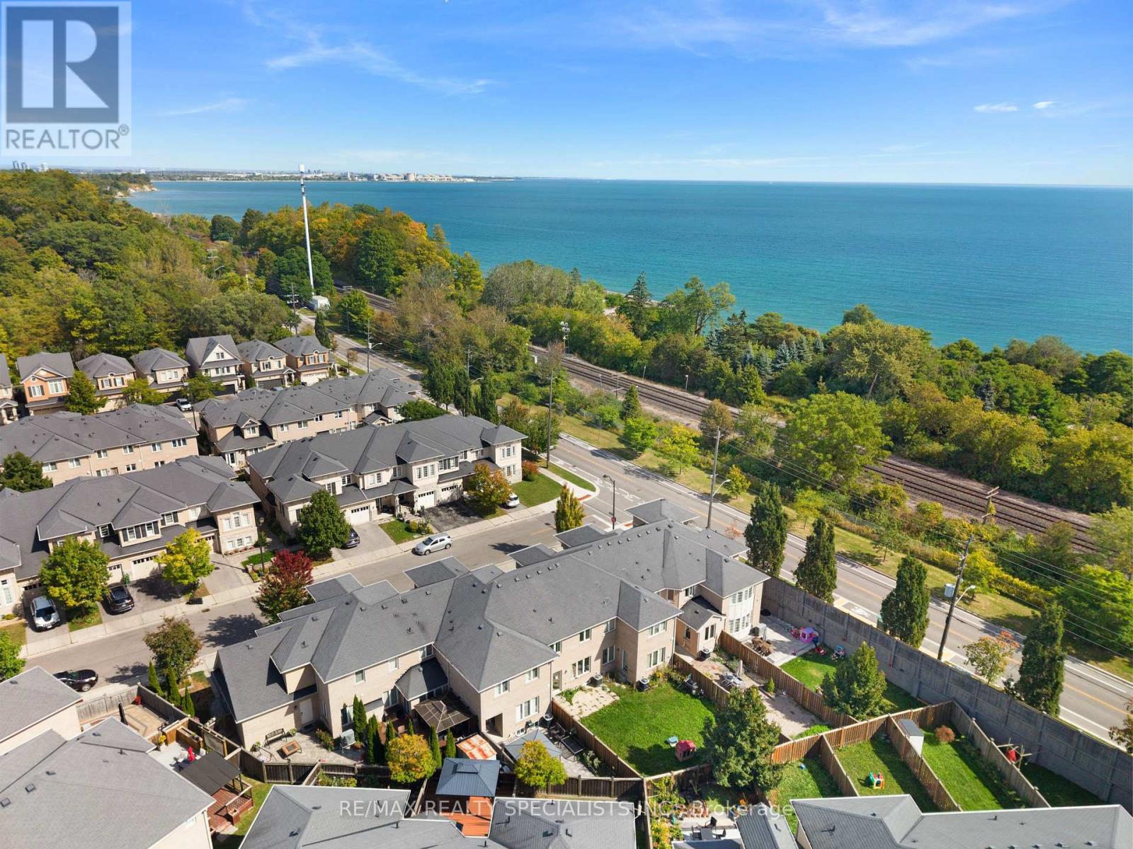 7 Stotts Terrace, Toronto, ON photo 39