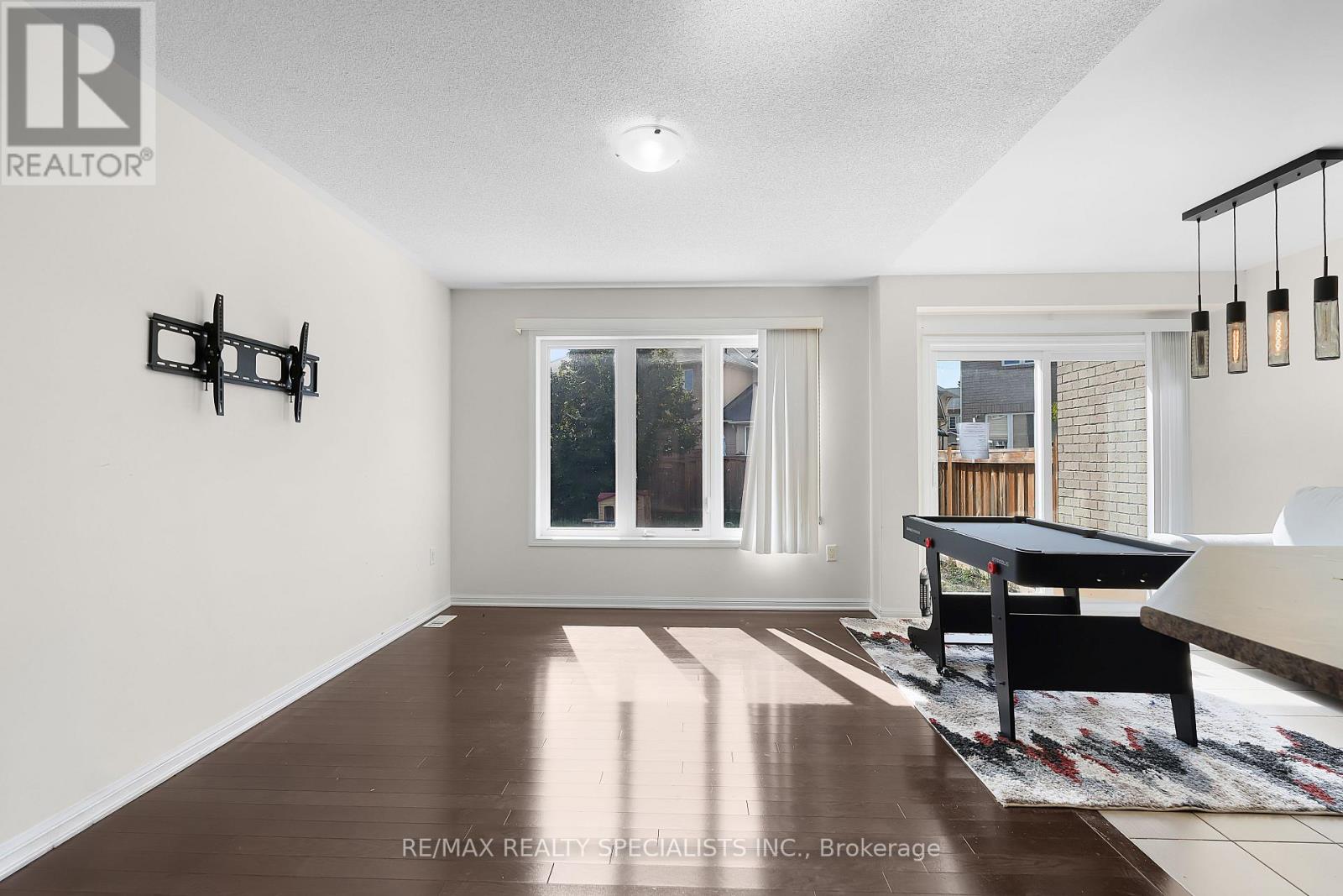 7 STOTTS TERRACE - 7