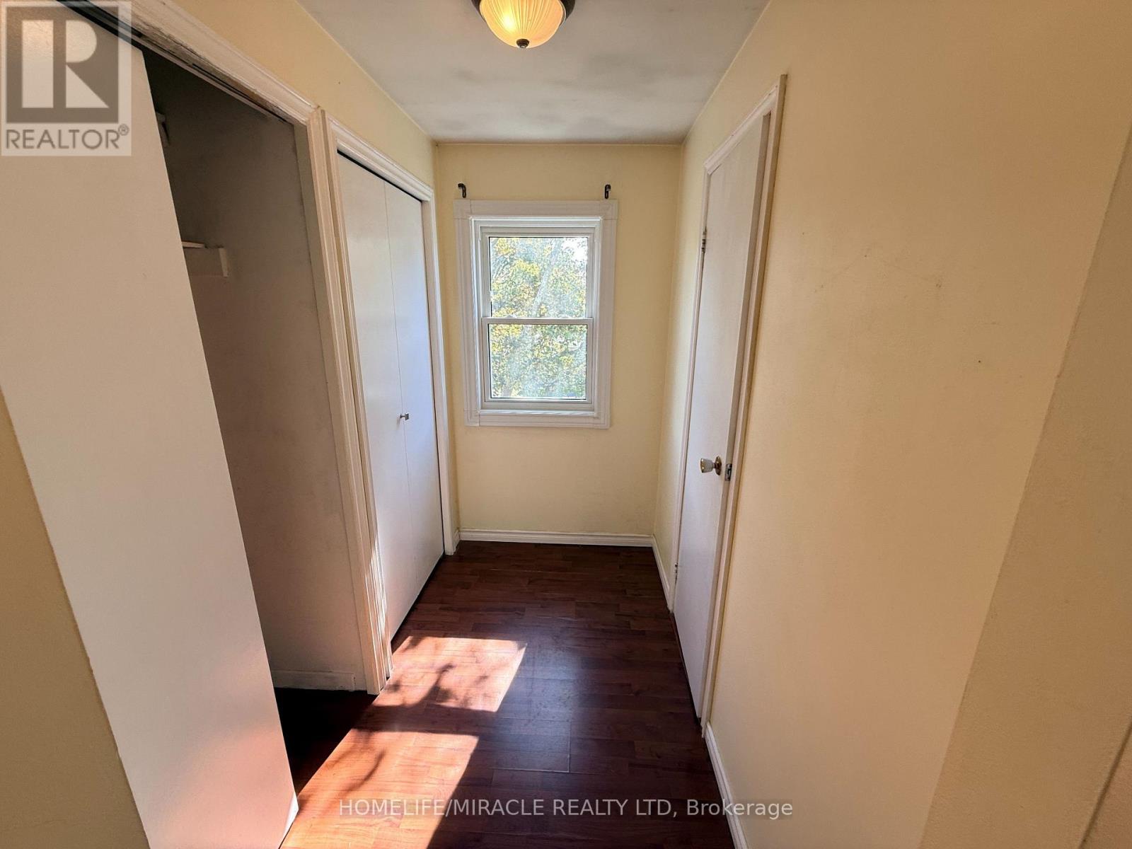 52 ROBBIE CRESCENT - Image 17