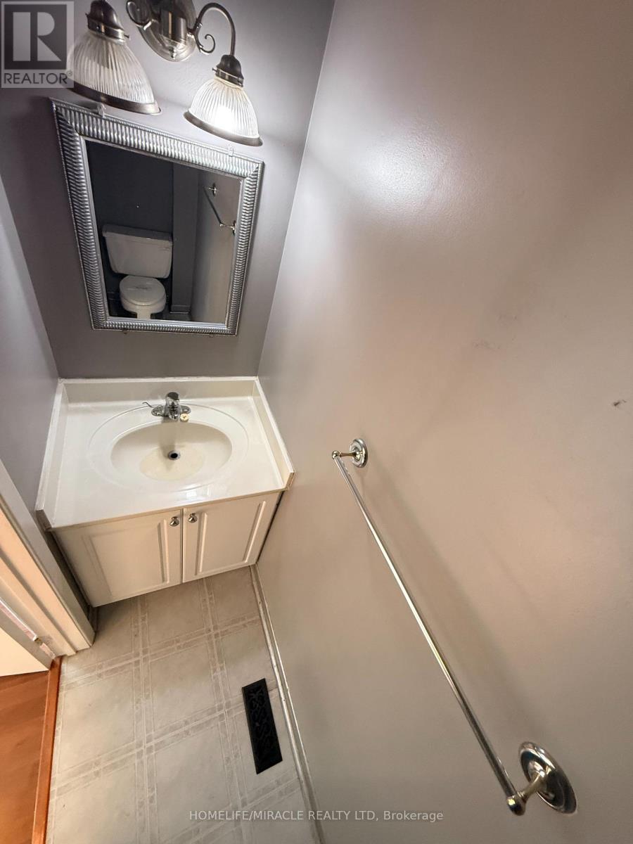 52 ROBBIE CRESCENT - Image 18