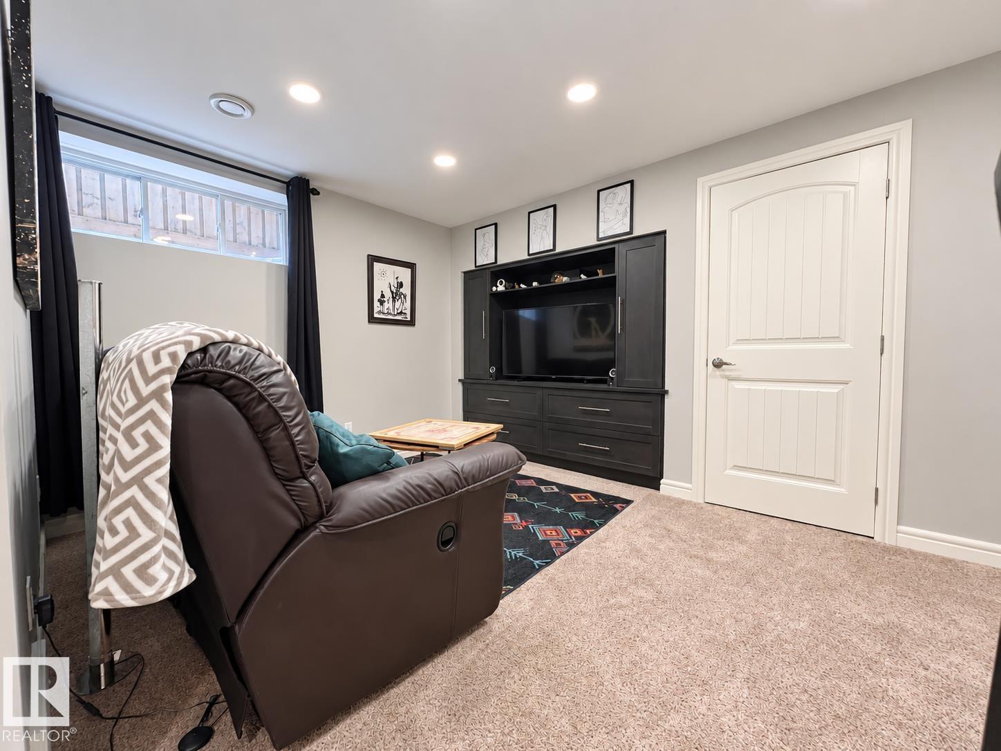 8431 SLOANE CR NW - Image 25