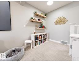 8431 Sloane Cr Nw, Edmonton, AB T6R0L3 Photo 13
