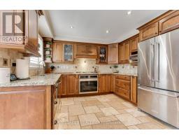 Eating area - 14 Mcgee Crescent, Aurora, ON L4G6L8 Photo 9