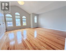 8 Maffey Crescent, Richmond Hill, ON L4S0A8 Photo 12