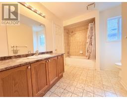 8 Maffey Crescent, Richmond Hill, ON L4S0A8 Photo 13