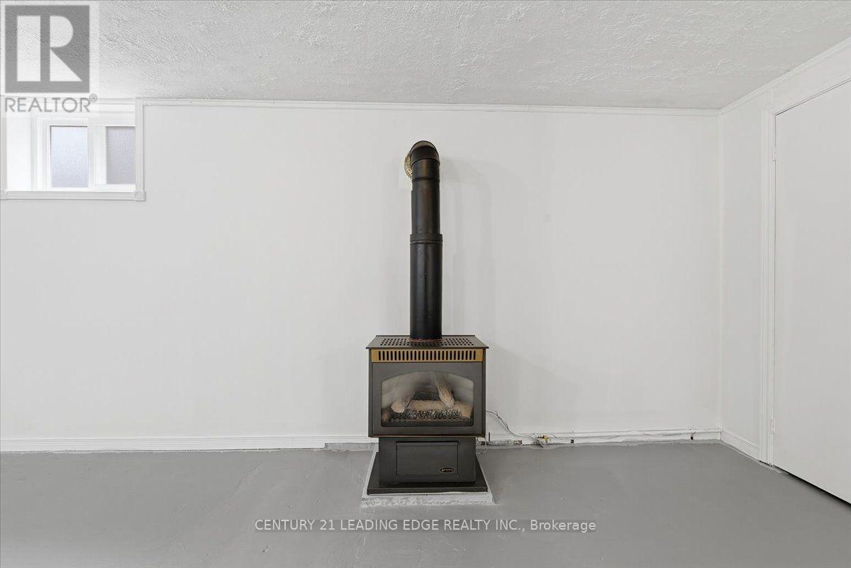 300 ANNSHEILA DRIVE - Image 30