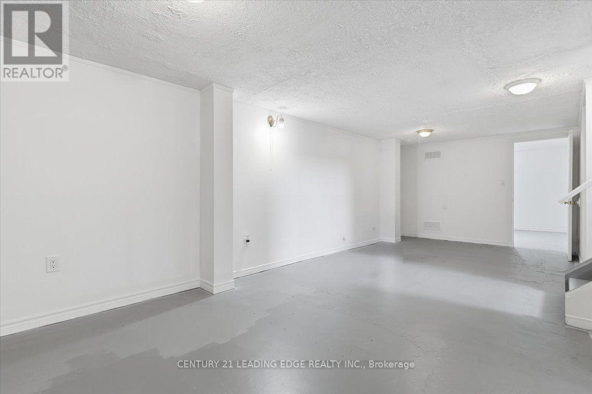 300 ANNSHEILA DRIVE - 31