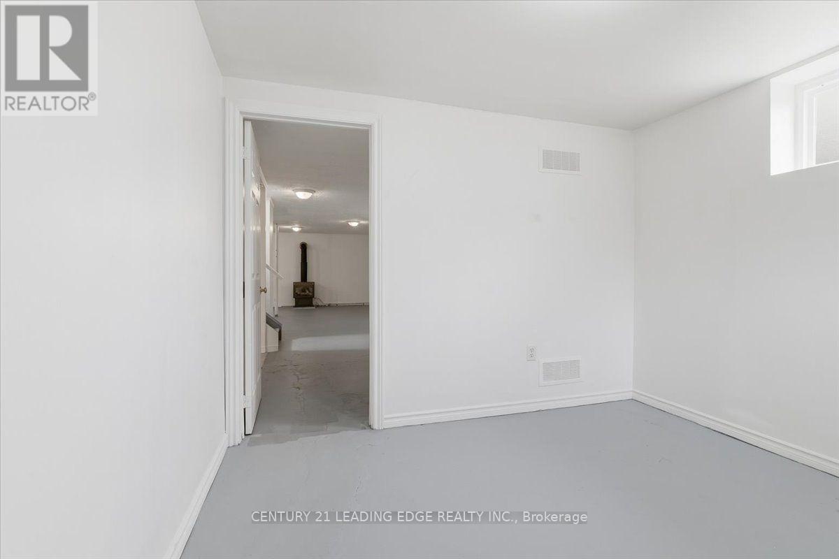 300 ANNSHEILA DRIVE - 34