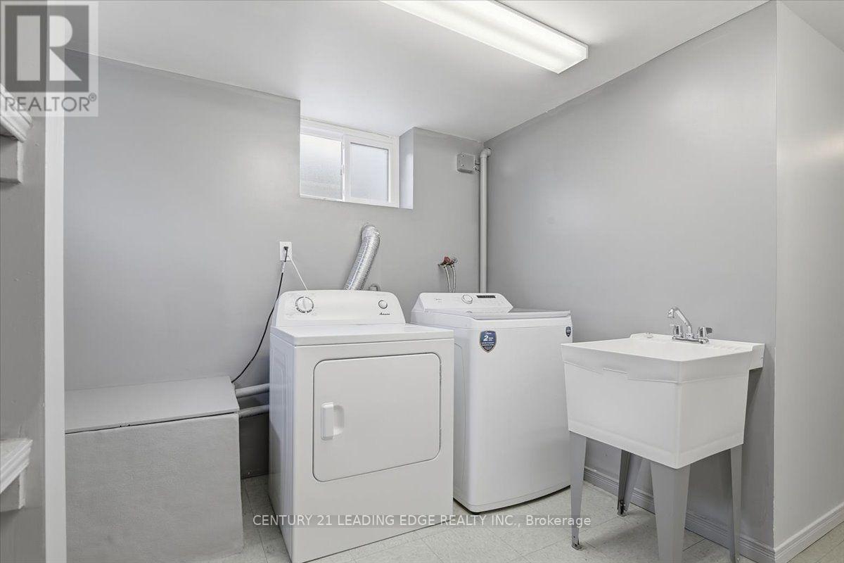 300 ANNSHEILA DRIVE - 36
