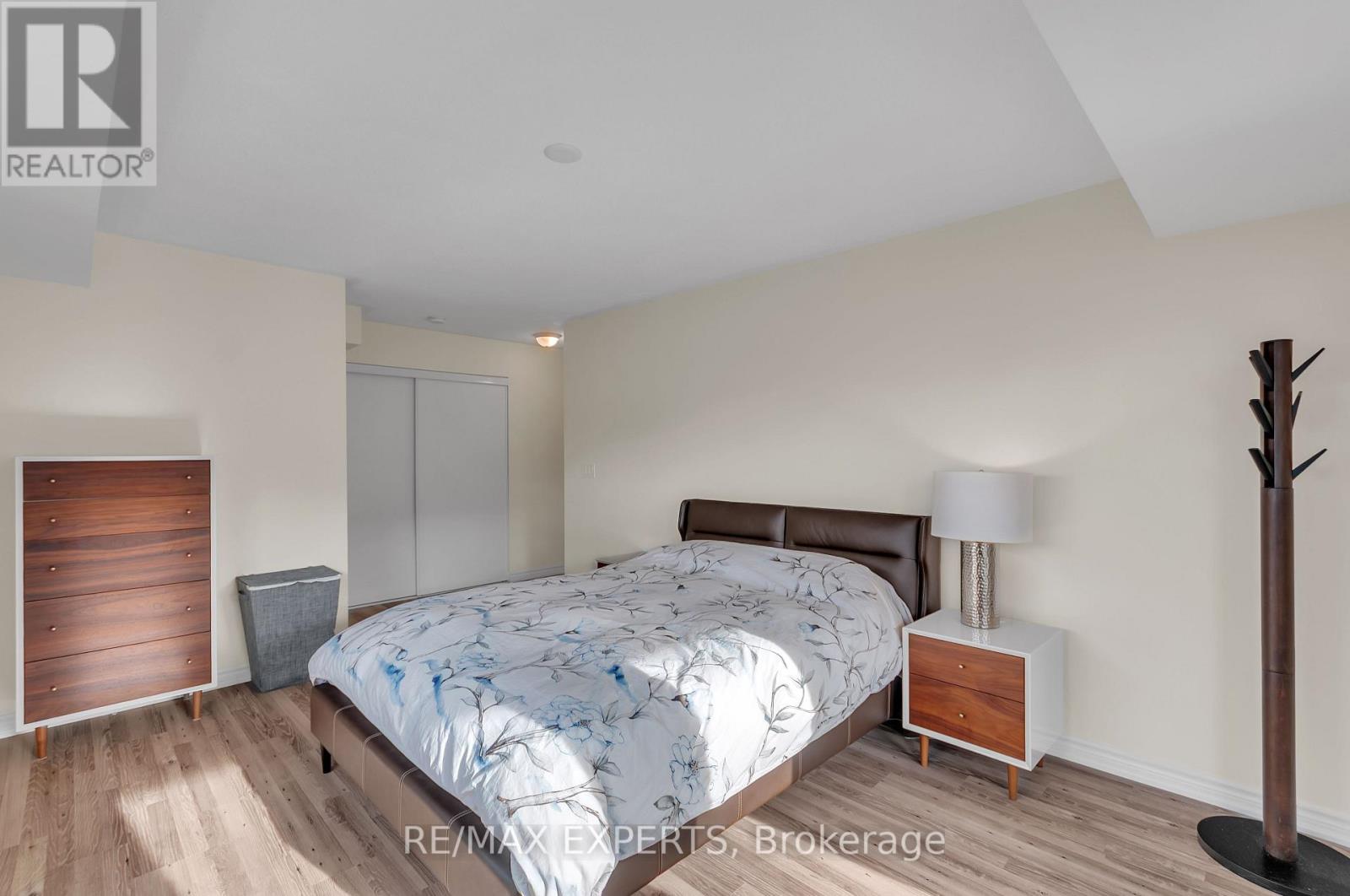 #207 4 COVE COURT - 16