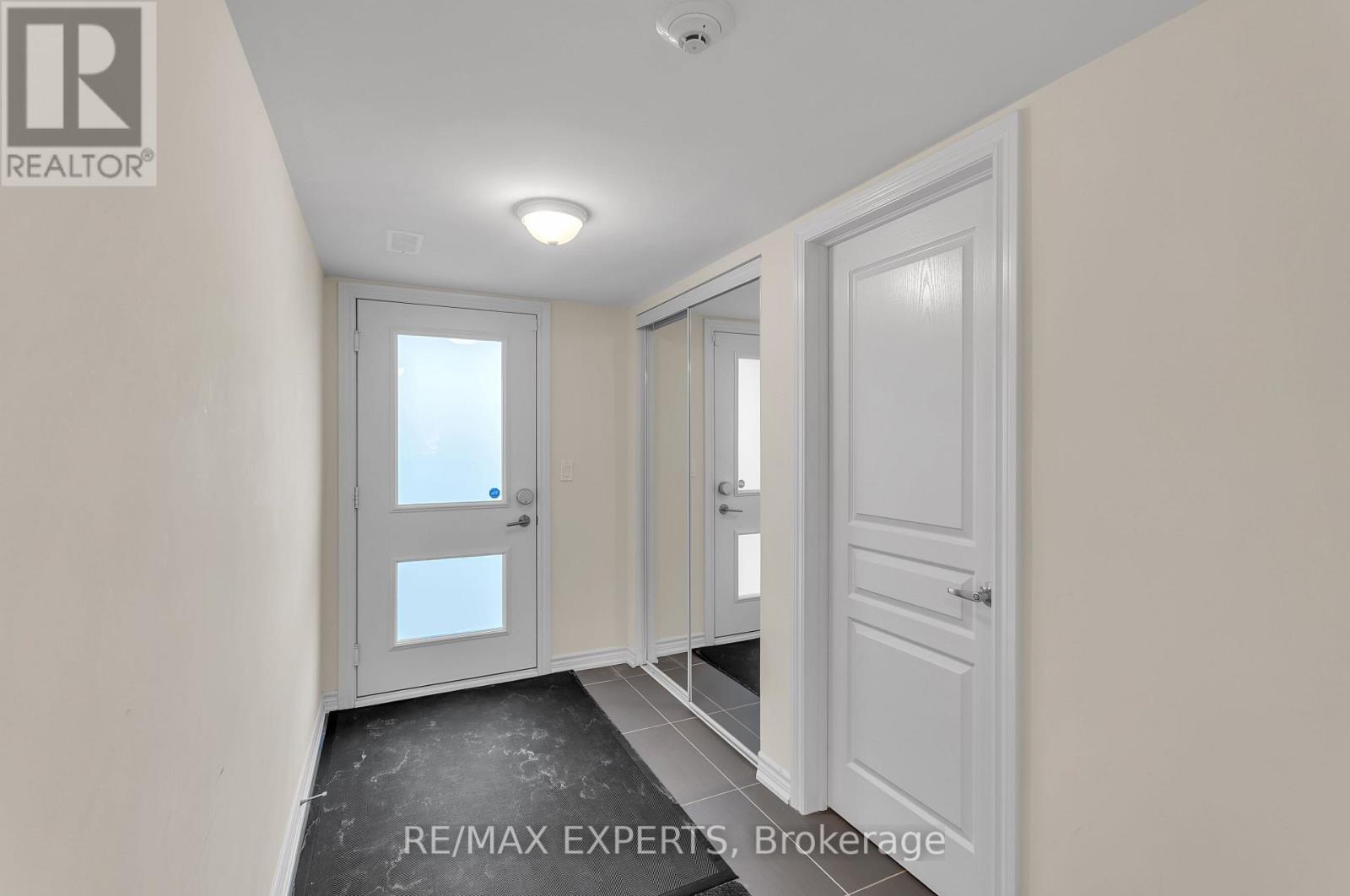 #207 4 COVE COURT - 2