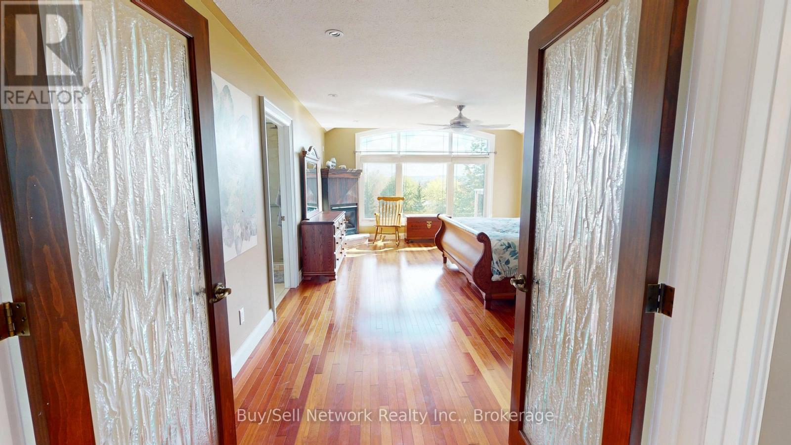 29 NURSE AVENUE - 20
