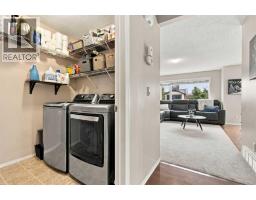 Primary Bedroom - 115 Evansmeade Crescent Nw, Calgary, AB T3P1B9 Photo 12