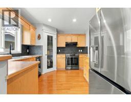 4pc Bathroom - 115 Evansmeade Crescent Nw, Calgary, AB T3P1B9 Photo 8