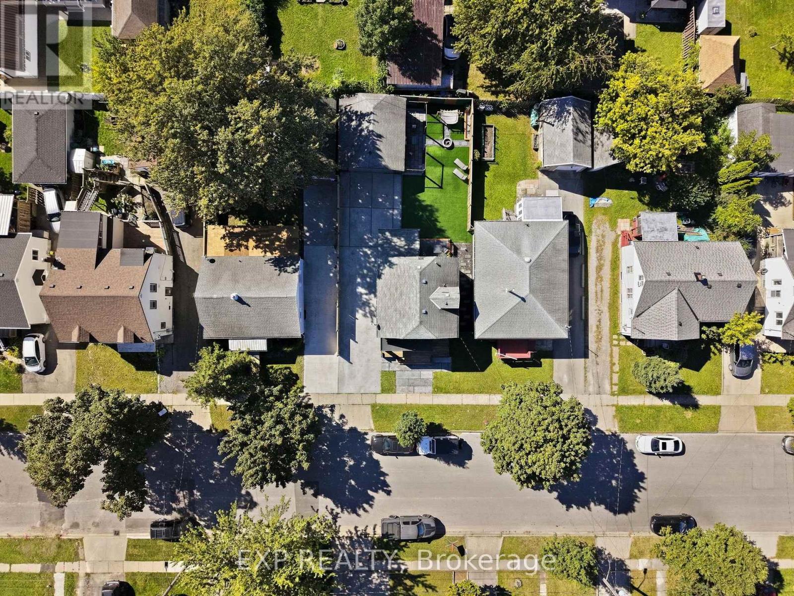 249 WALLACE AVENUE S - Image 11