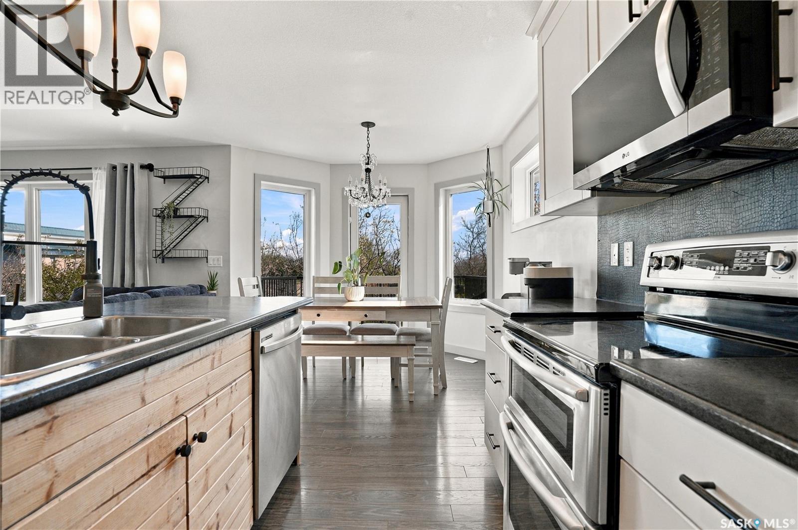 206 Parkview COVE, Osler — photo 6