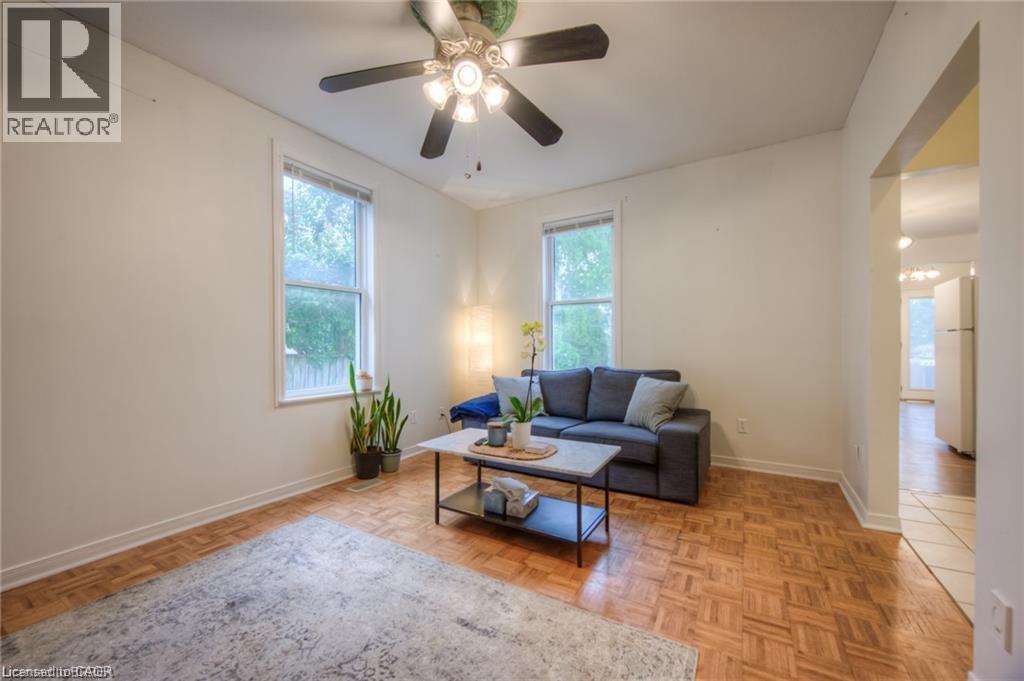 10 BRUCE Street - 8