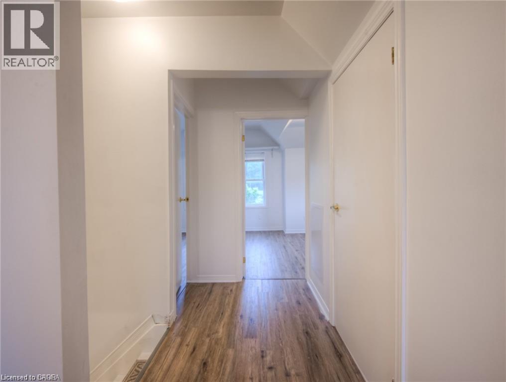 10 BRUCE Street - 22