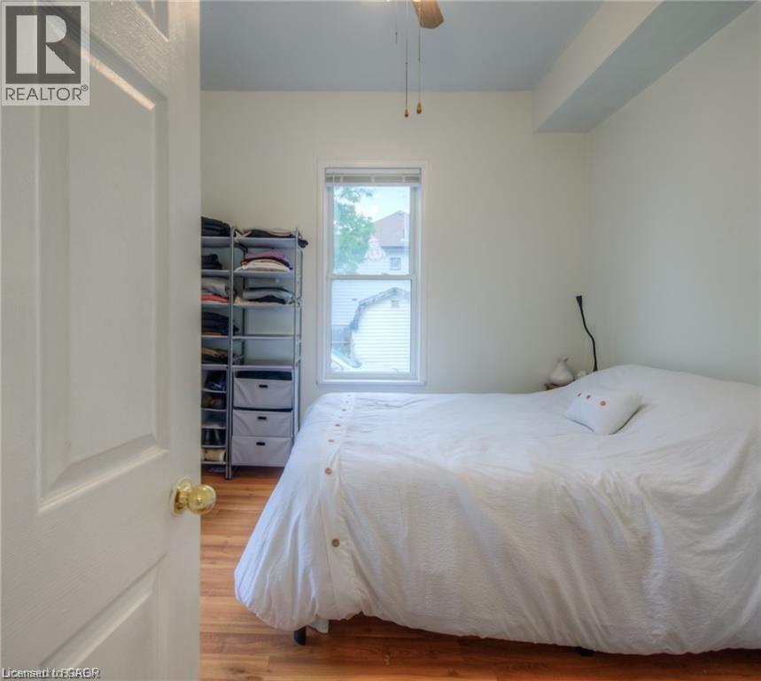 10 BRUCE Street - 31