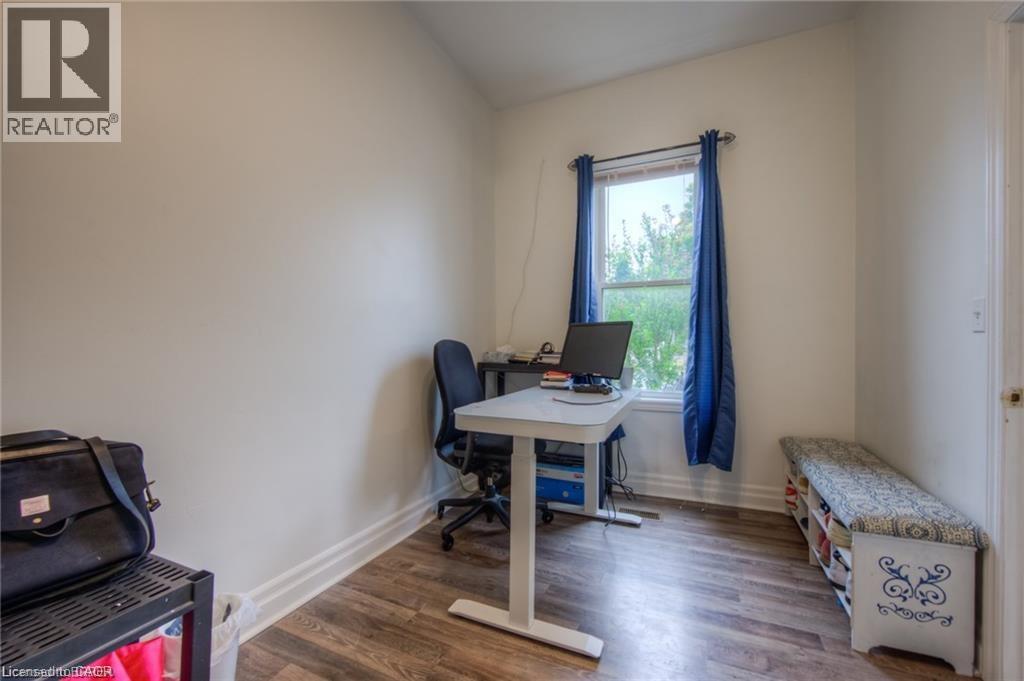 10 BRUCE Street - 30