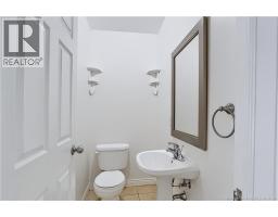 74 Rebecca Drive, photo 16