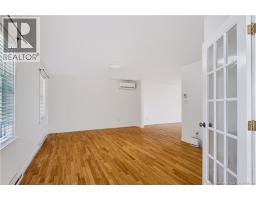 74 Rebecca Drive, photo 6