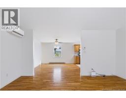 74 Rebecca Drive, photo 9