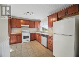 743 St Thomas Line thumbnail 18