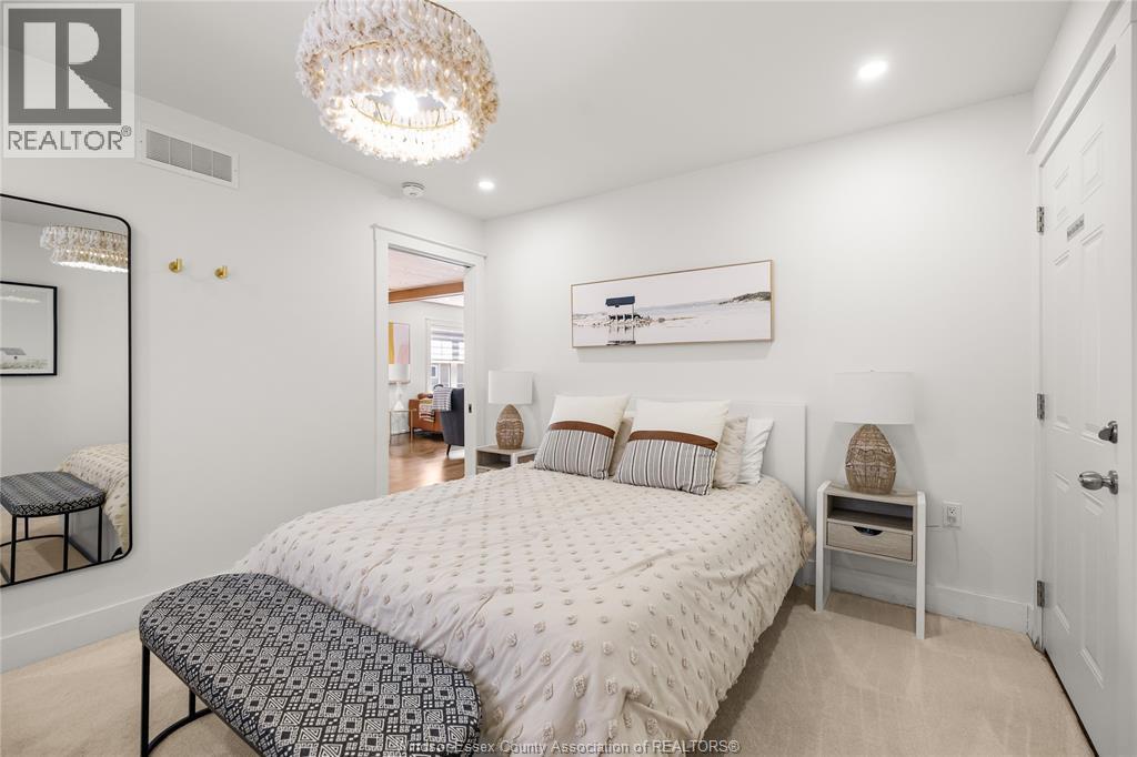 614 PETER ST - 14