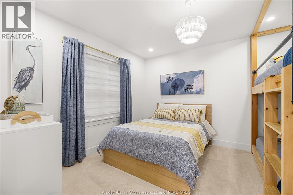 614 PETER ST - Image 18