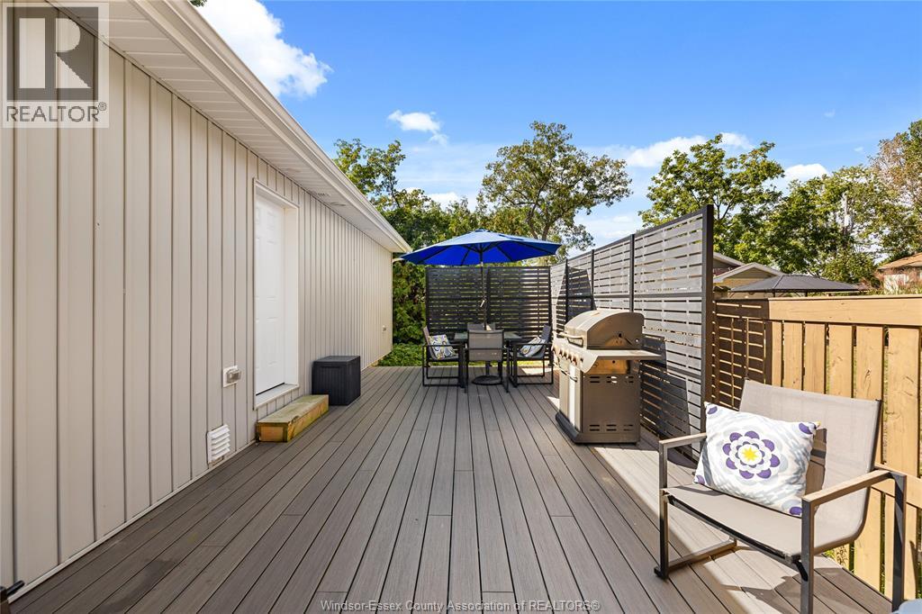 614 PETER ST - 21