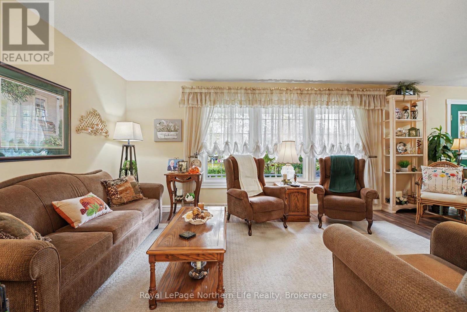 534 PINECREEK ROAD S - Image 10